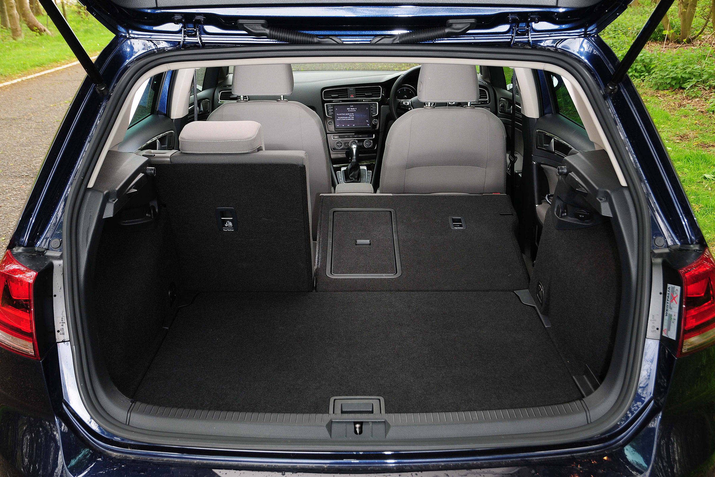 VW Golf - boot