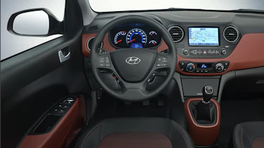 Hyundai i10 1.2 Premium interior