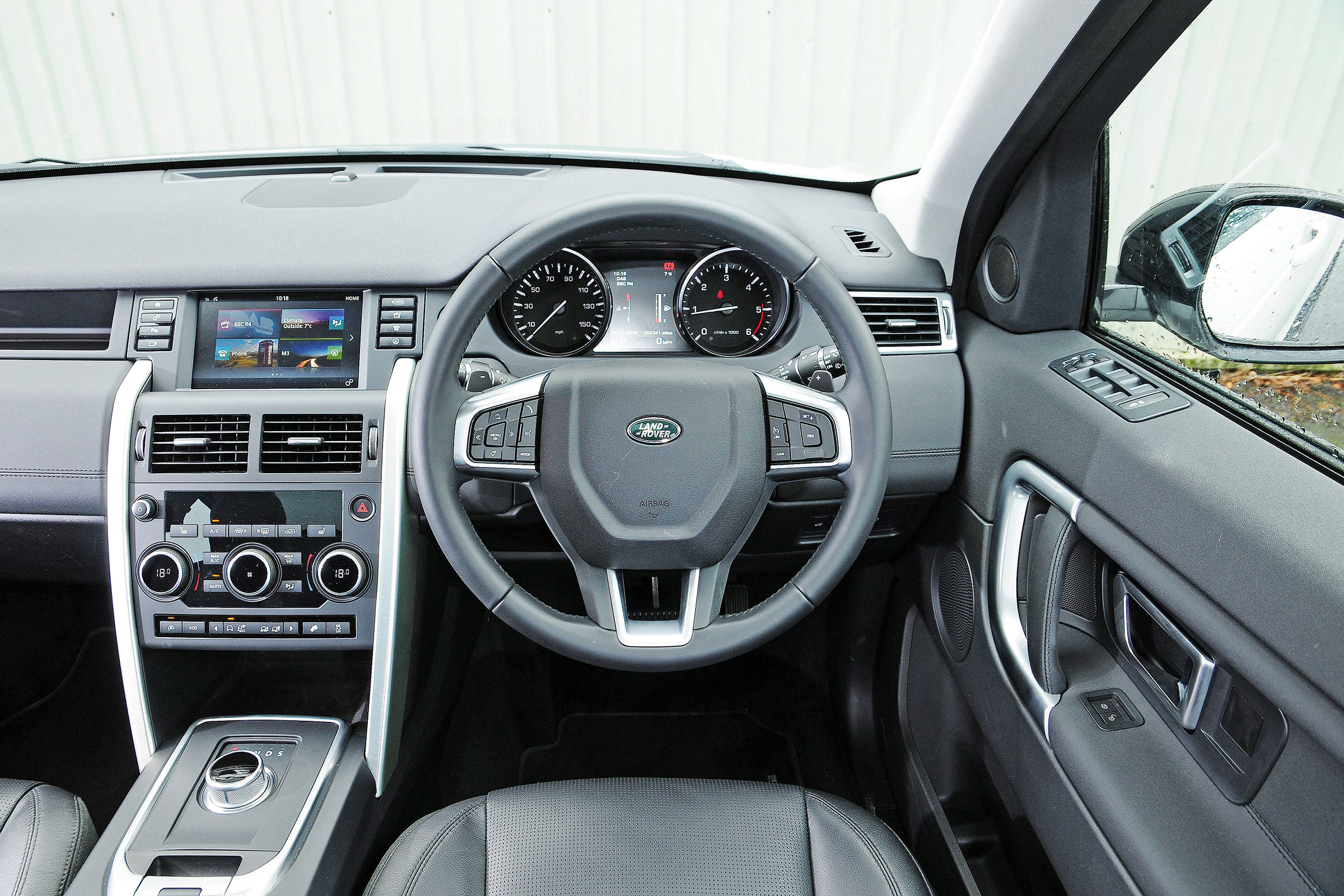 Land Rover Discovery Sport - interior