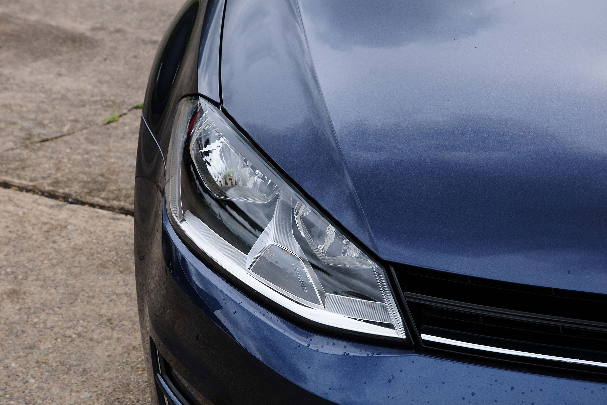 VW Golf - lights