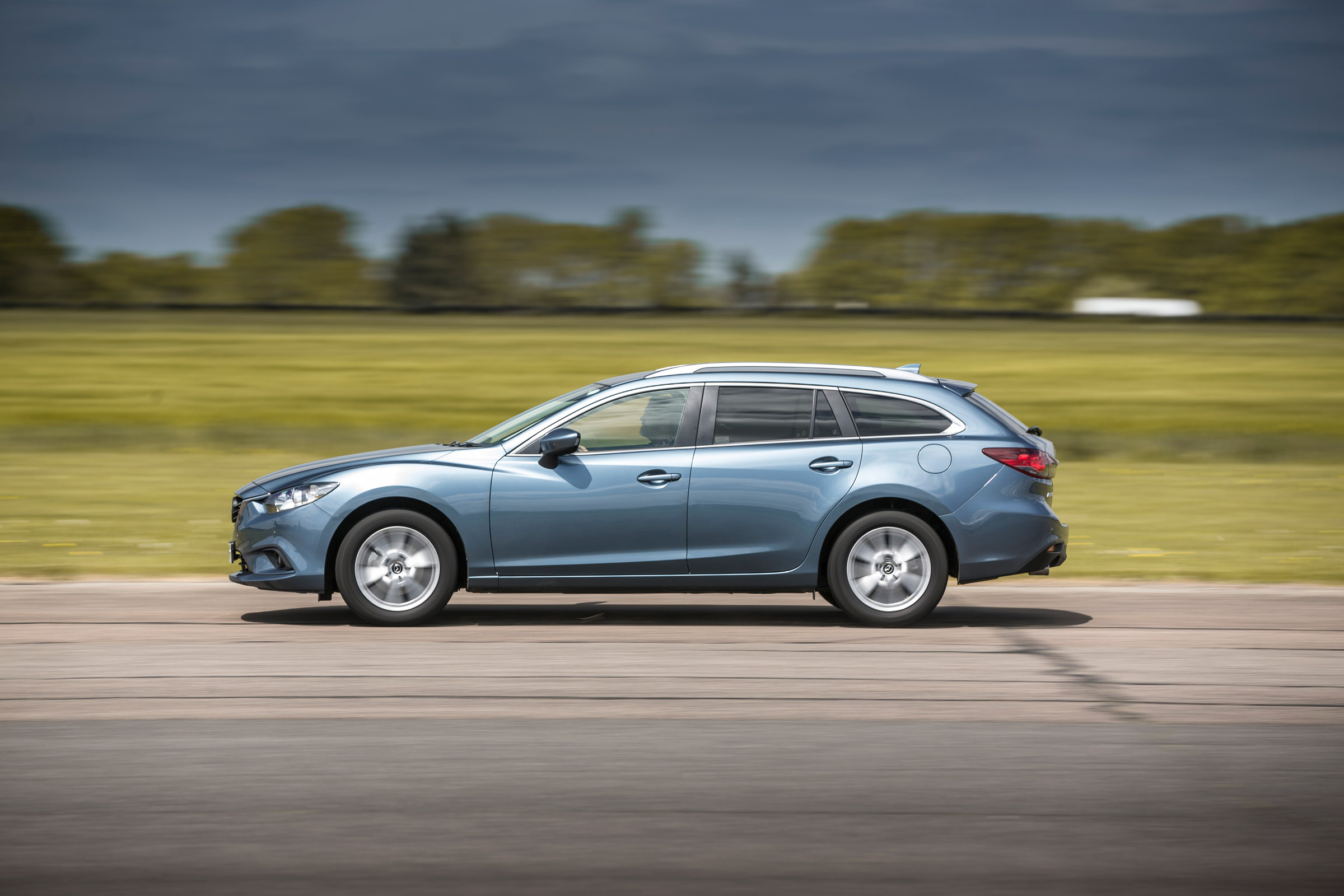 Mazda 6 Tourer 2.2D side