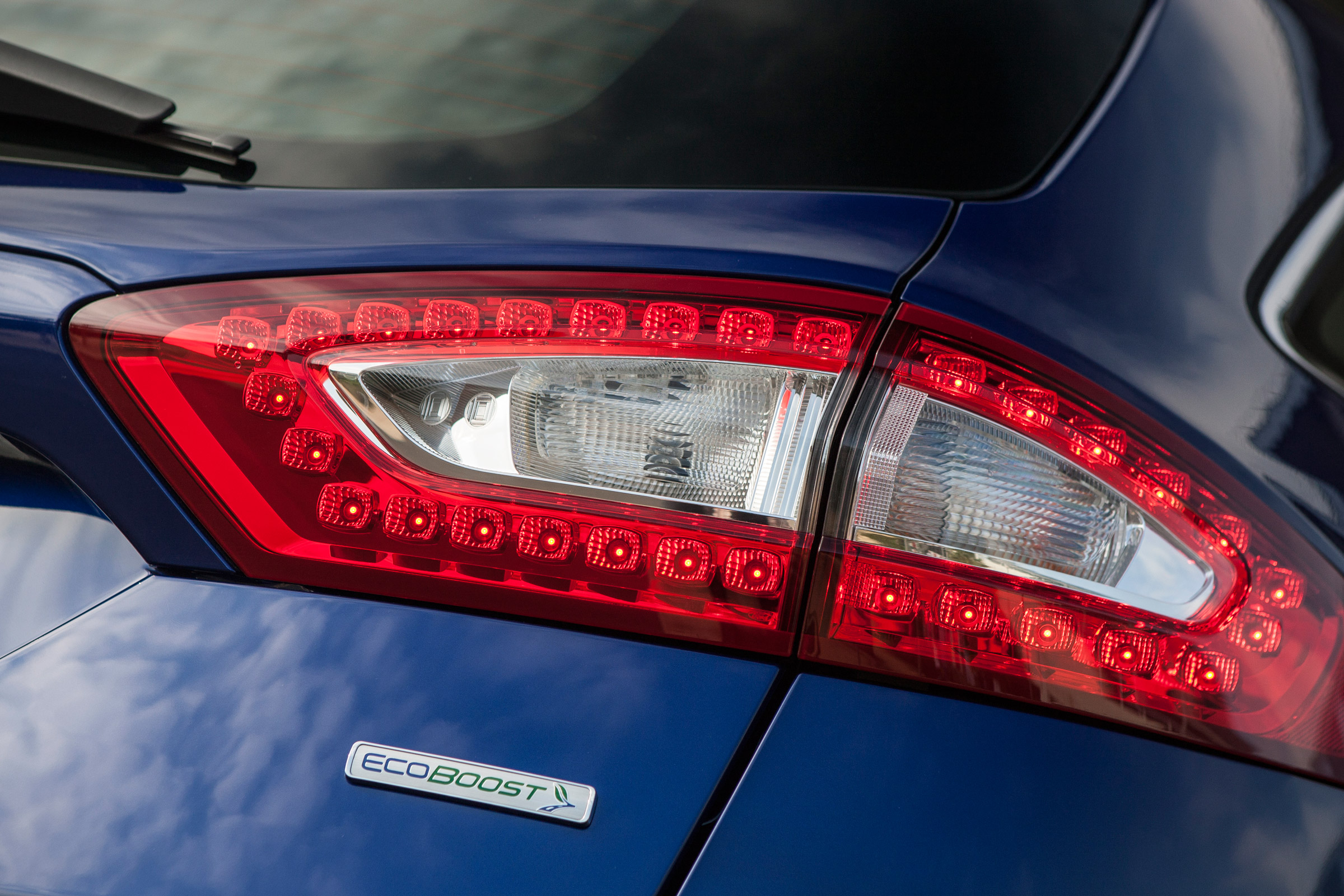 Ford Mondeo Estate 1.5 EcoBoost 2014 taillight