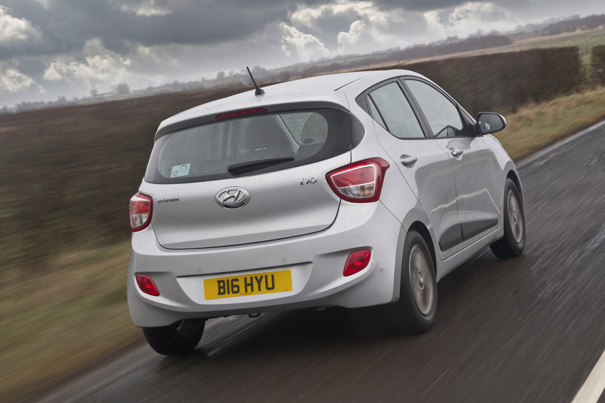 Hyundai i10 1.2 Premium rear action