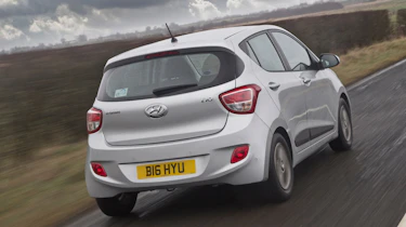 Hyundai i10 1.2 Premium rear action
