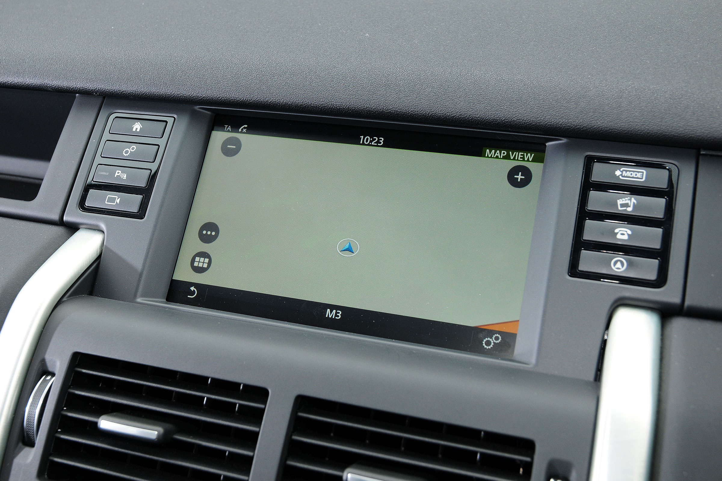 Land Rover Discovery Sport - sat nav