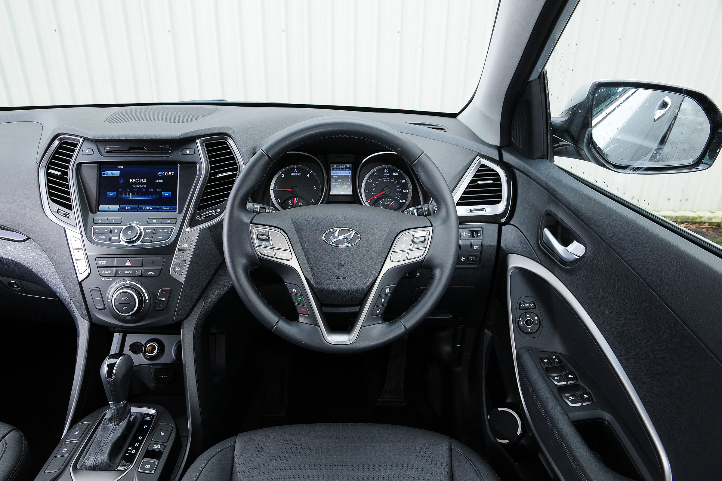 Hyundai Santa Fe - interior