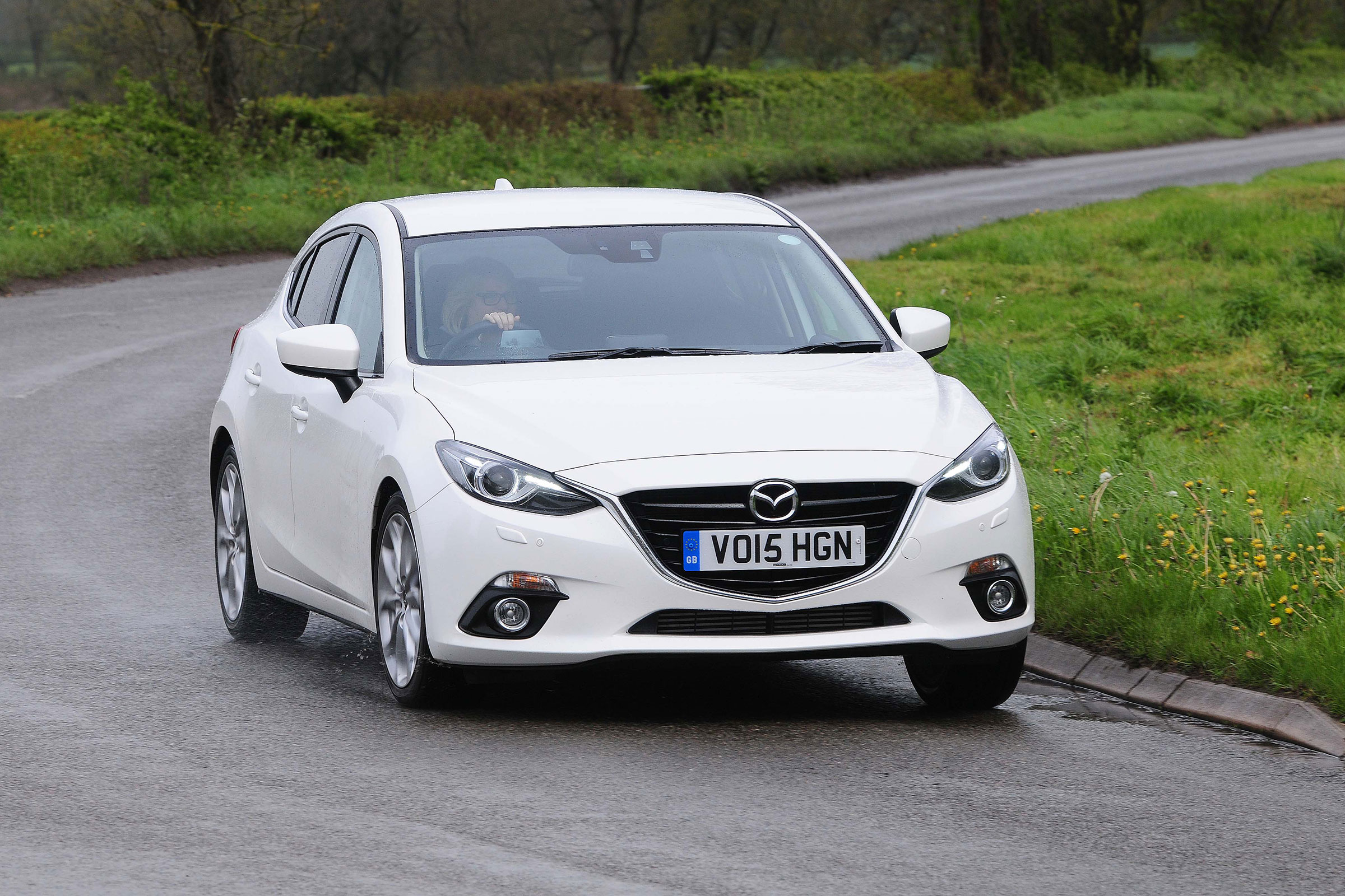 Mazda 3 - front cornering