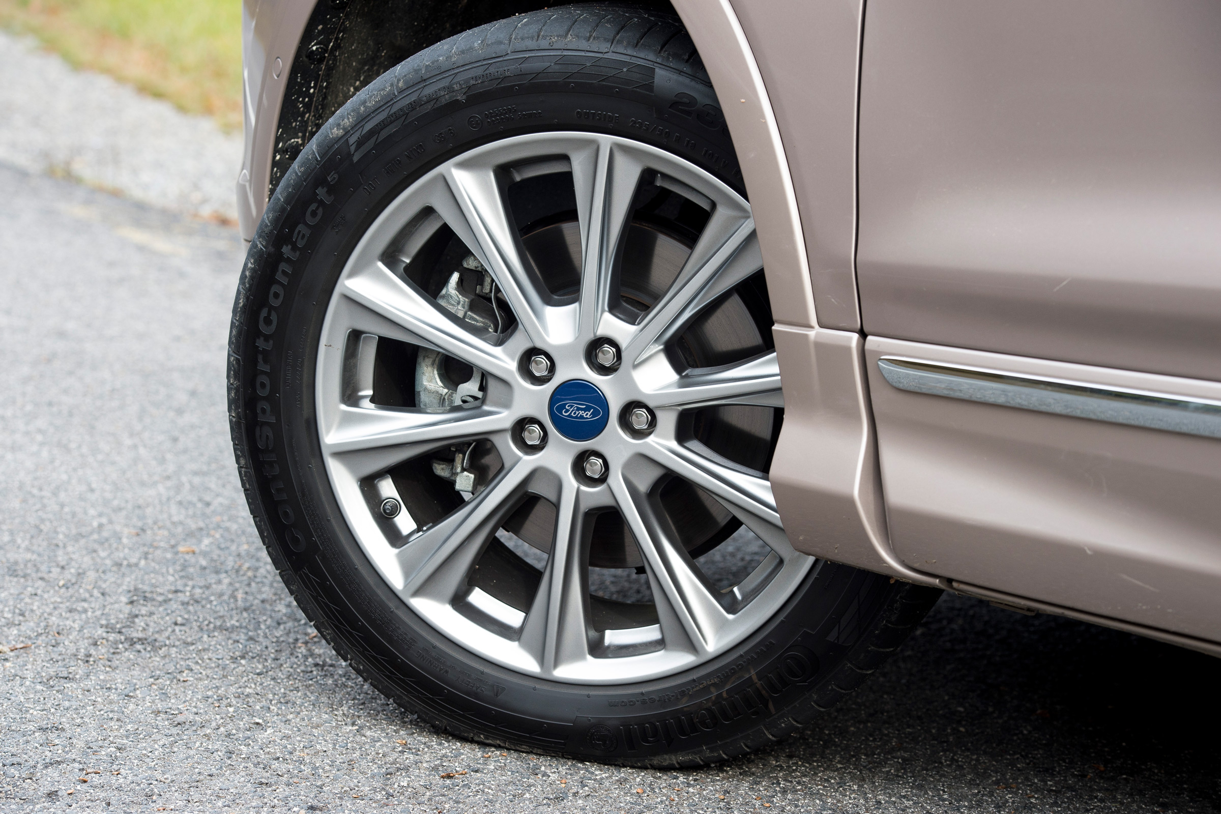 Skoda Fabia - front cornering
