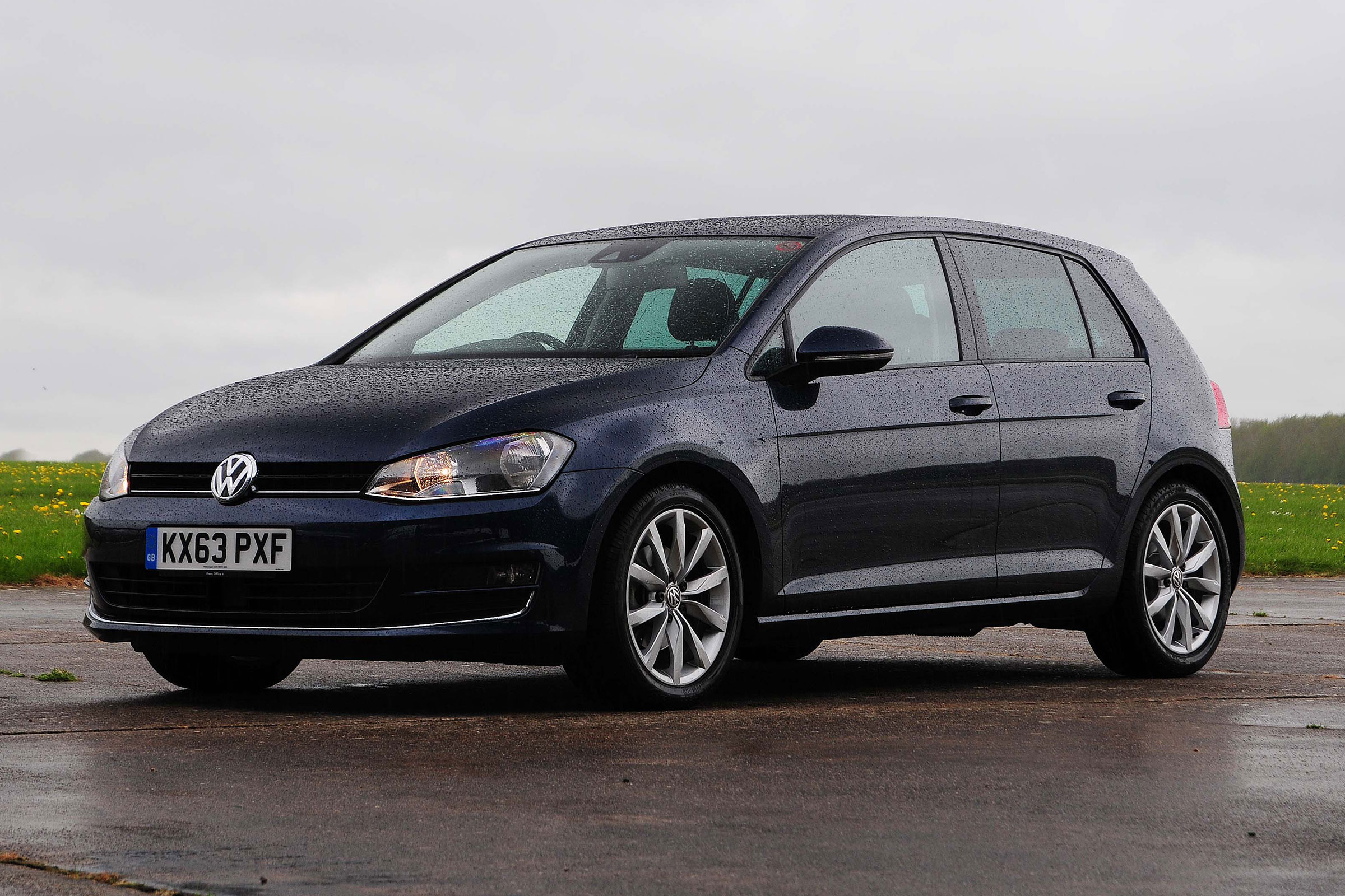 VW Golf - front static