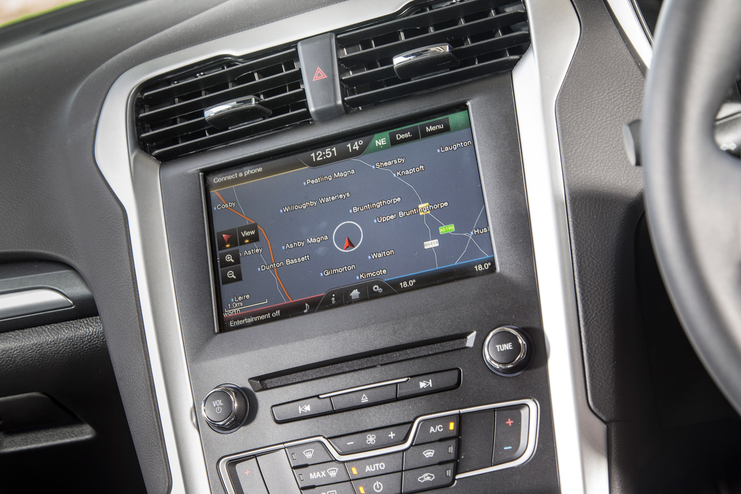 Ford Mondeo Estate screen