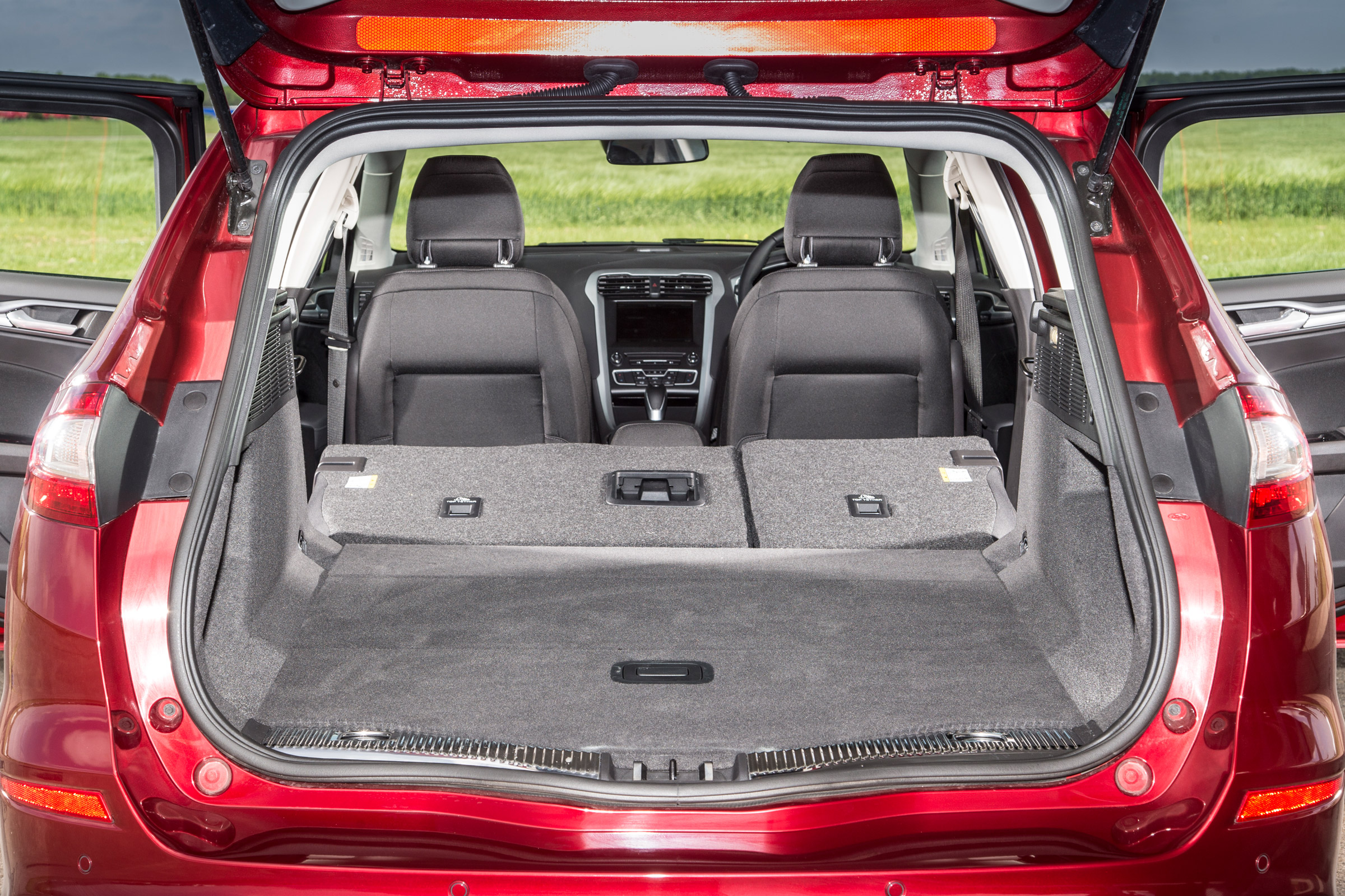 Ford Mondeo Estate boot