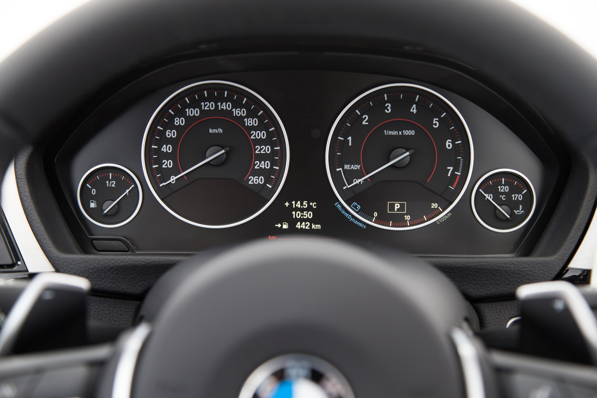 BMW 4 Series Gran Coupe 2014 dials