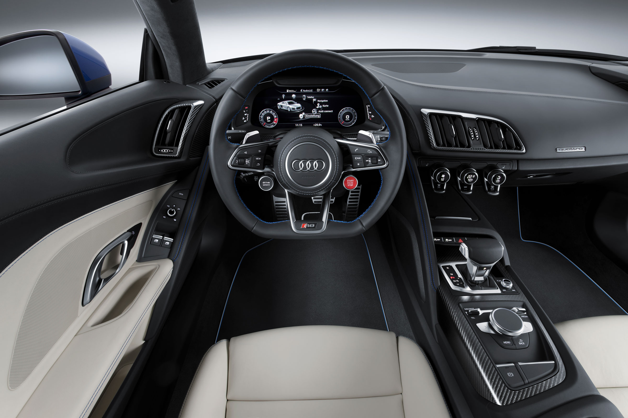 Audi R8 - cabin