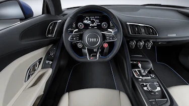 Audi R8 - cabin