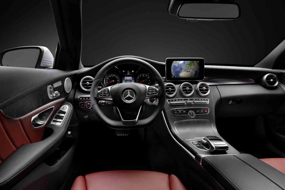 Mercedes C-Class dash leaked