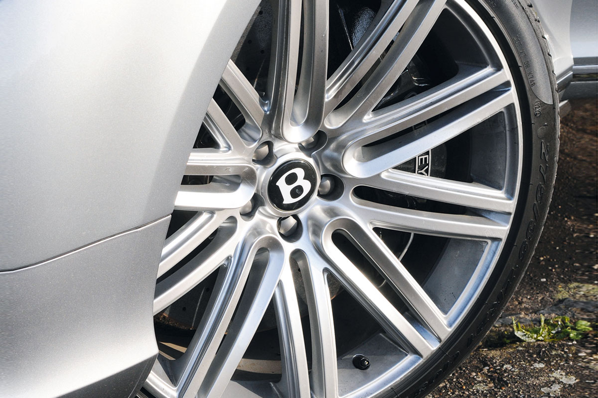 Bentley Continental GT Speed wheel detail