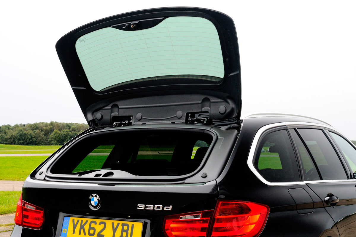 BMW 330d Touring glass tailgate