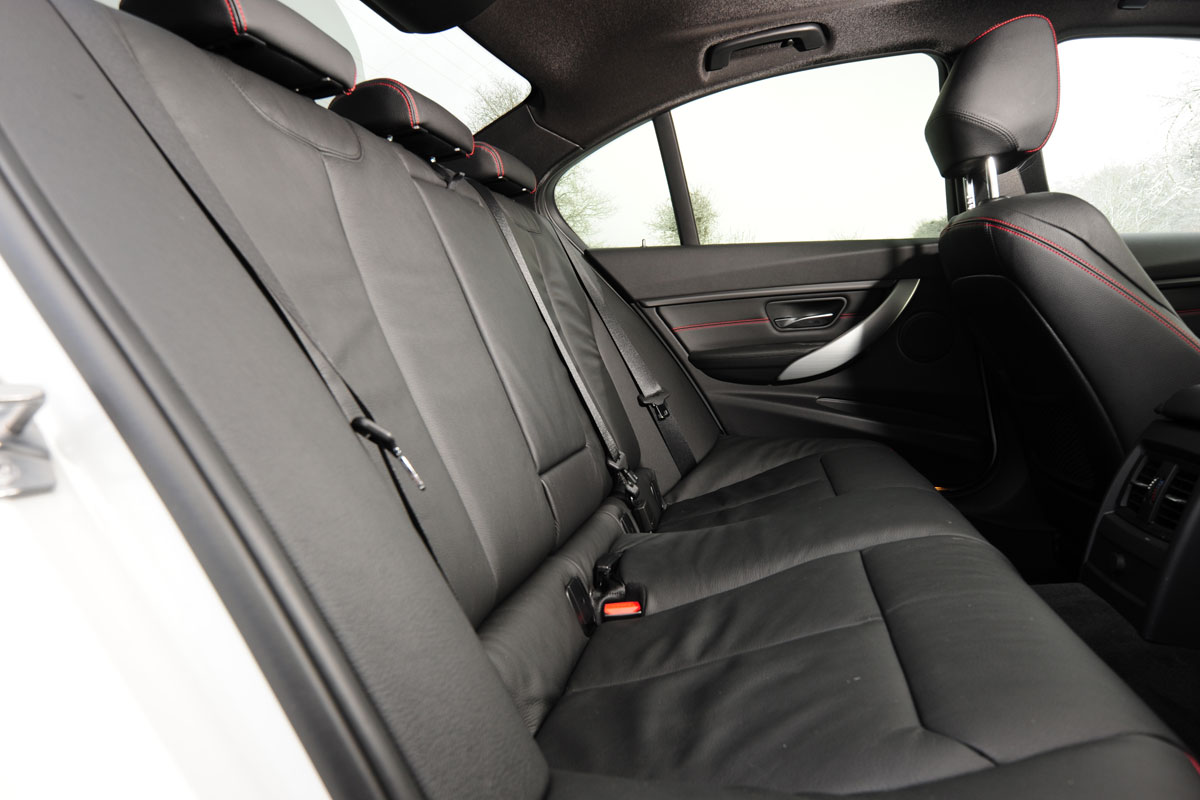 BMW 320i xDrive rear seats