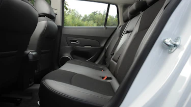 Chevrolet Cruze SW rear seats