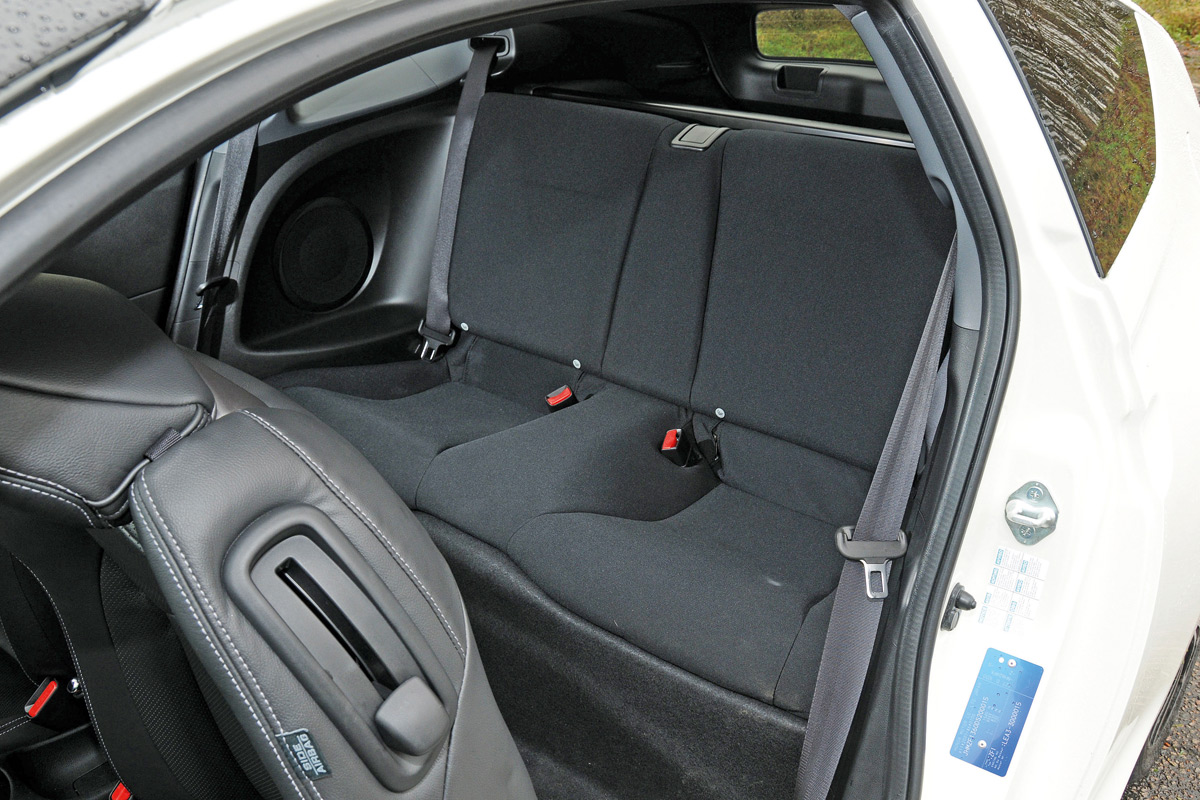 Honda CR-Z rear seats