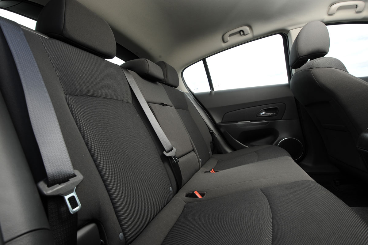 Chevrolet Cruze rear seats