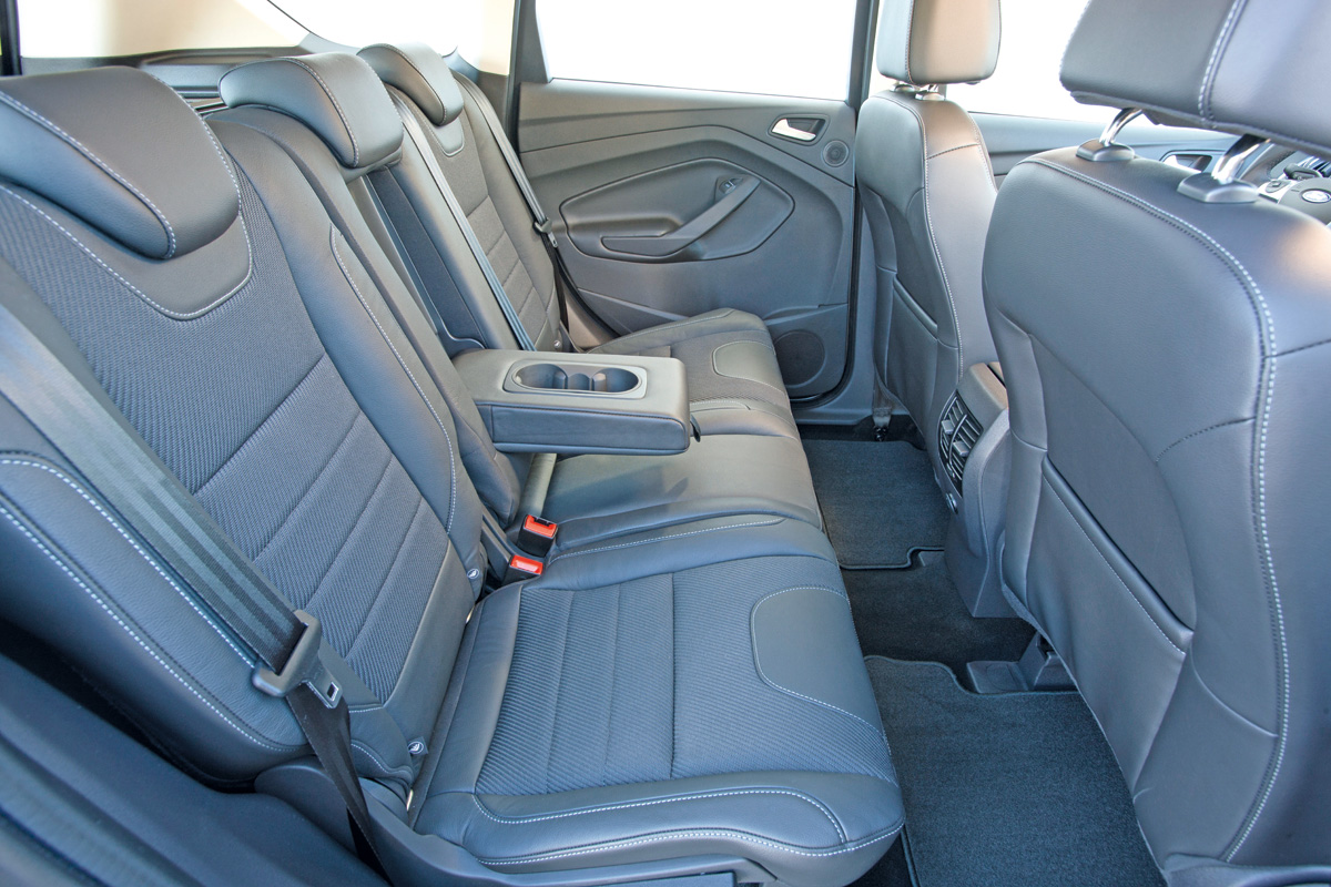 Ford Kuga 2.0 TDCi rear seats