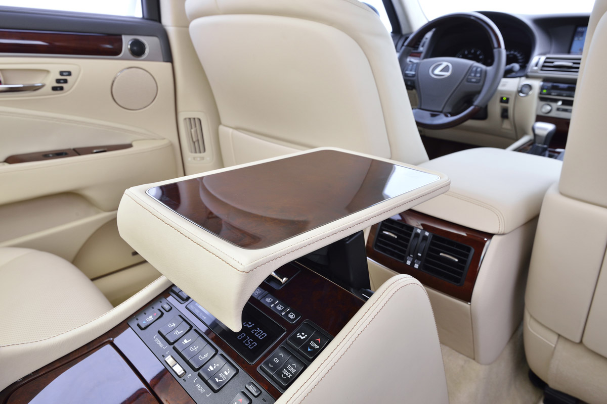 Lexus RX450h rear seats