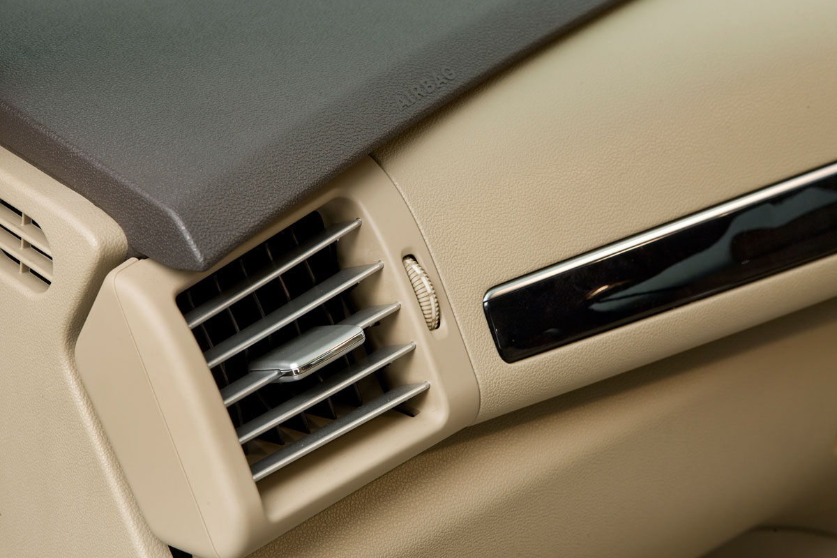 Mercedes R-Class interior trim