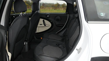 MINI Countryman rear seats