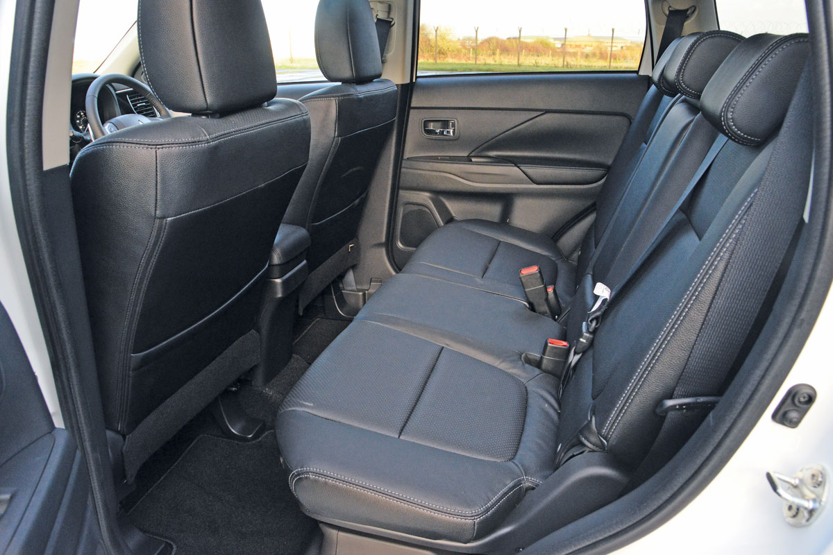 Mitsubishi Outlander rear seats