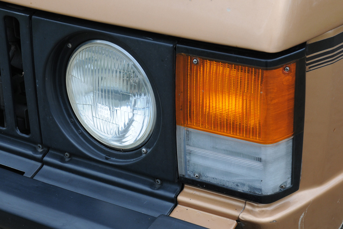 Range Rover MkI headlight