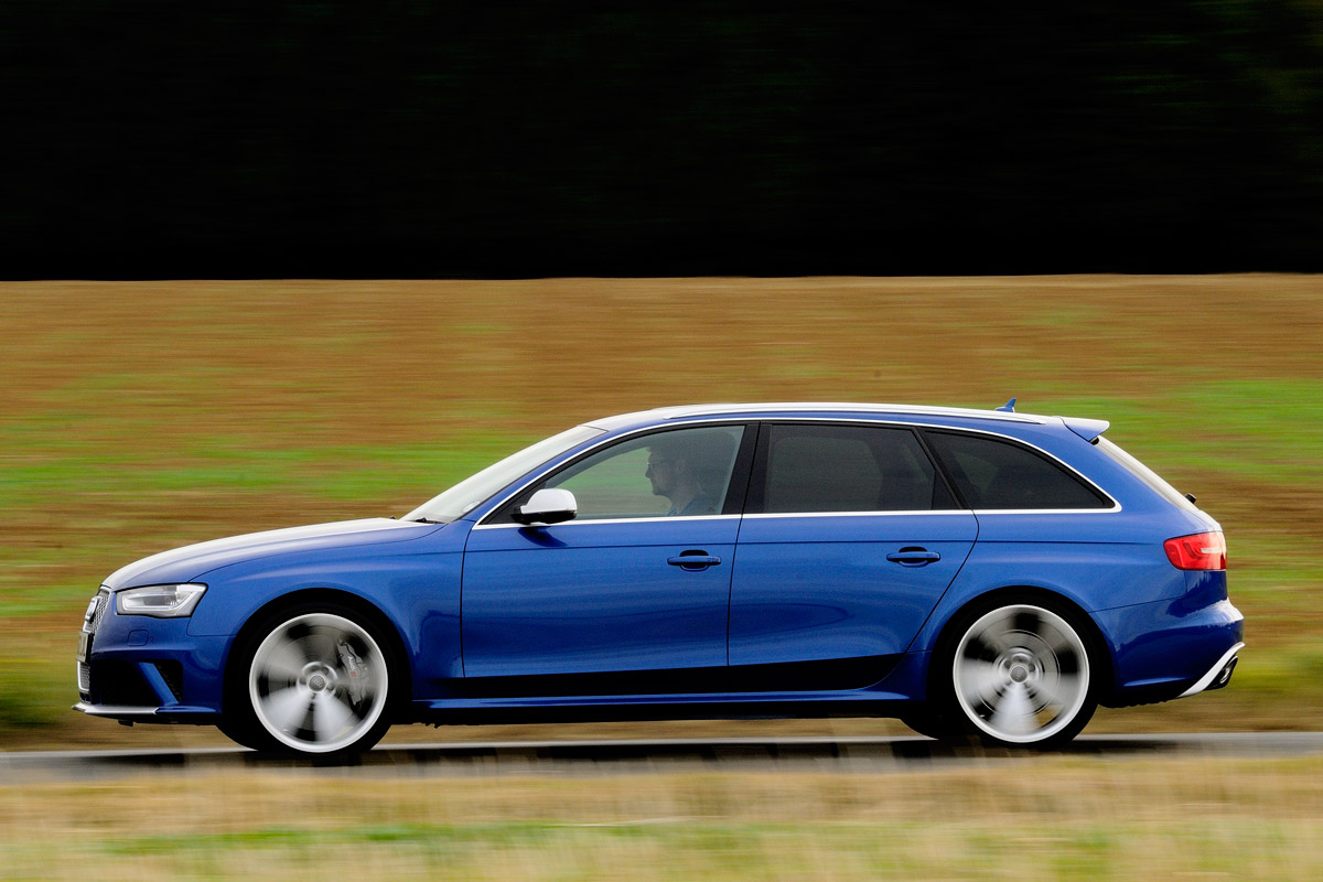 Audi RS4 panning
