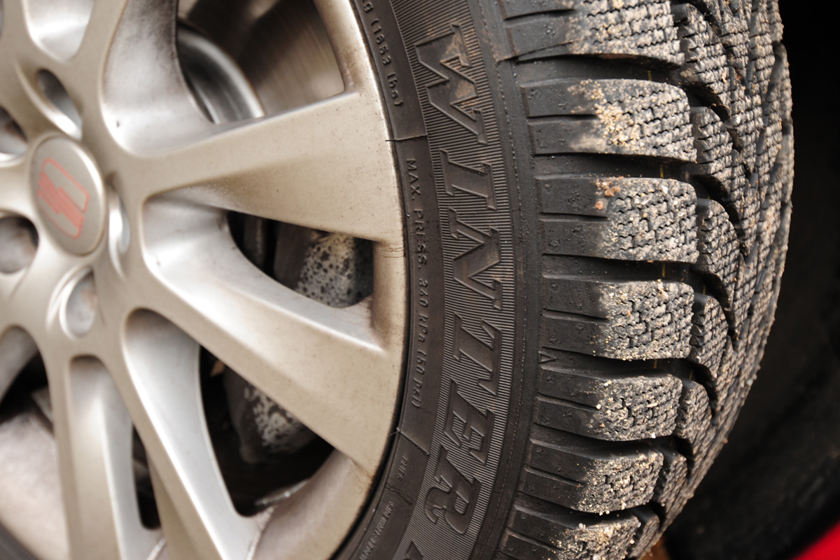 SEAT Alhambra winter tyre detail