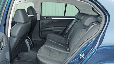Skoda Superb 2.0 TDI SE Plus rear seats