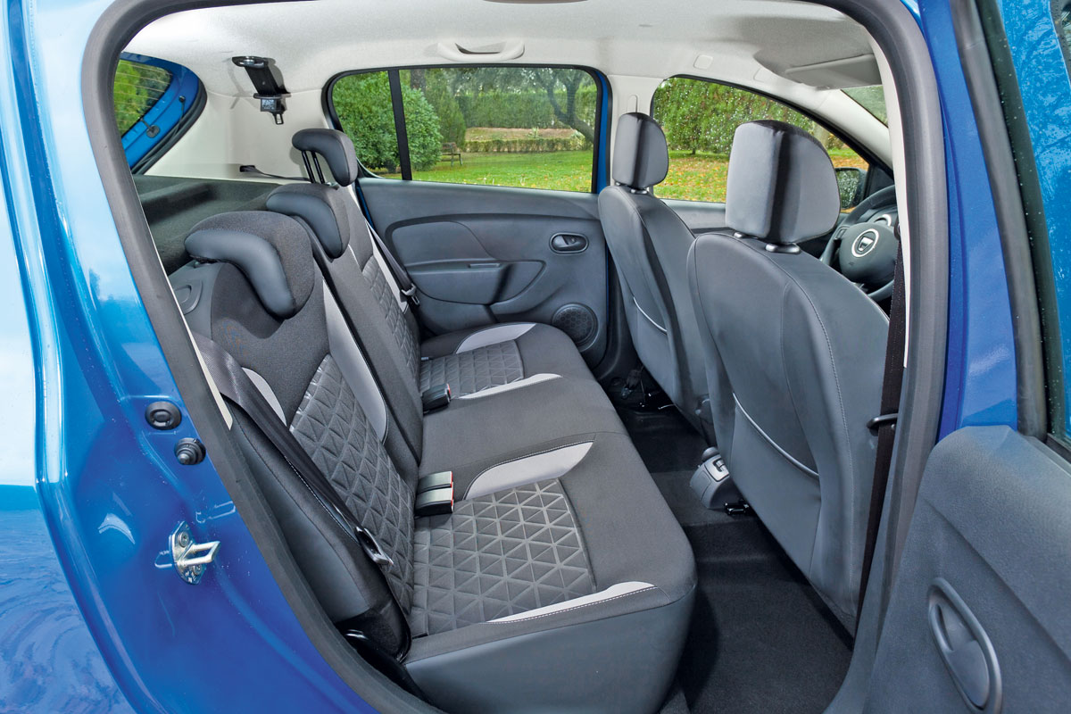 Dacia Sandero Stepway rear seats