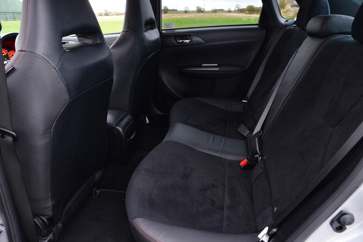 Subaru WRX STi 320R rear seats