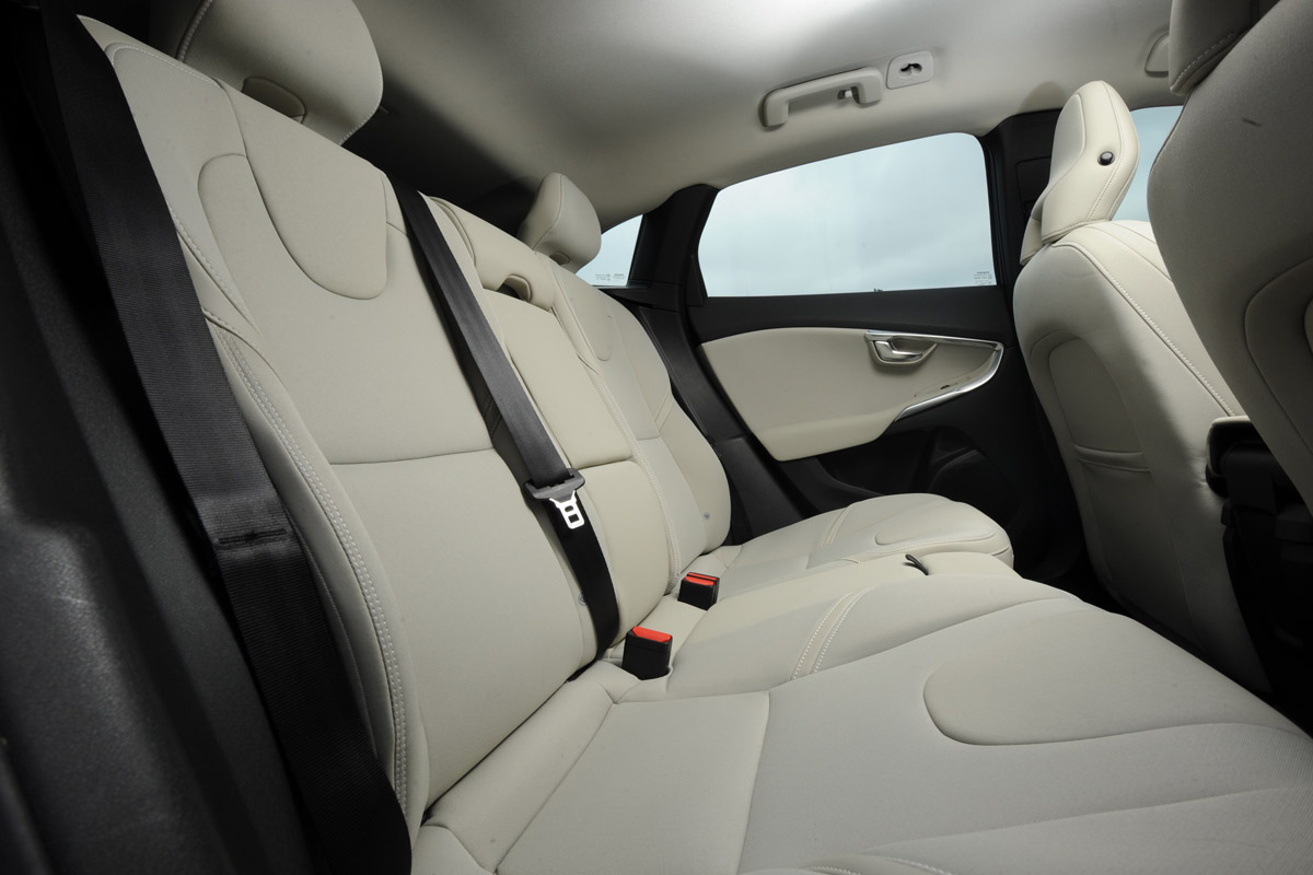 Volvo V40 D3 rear seats