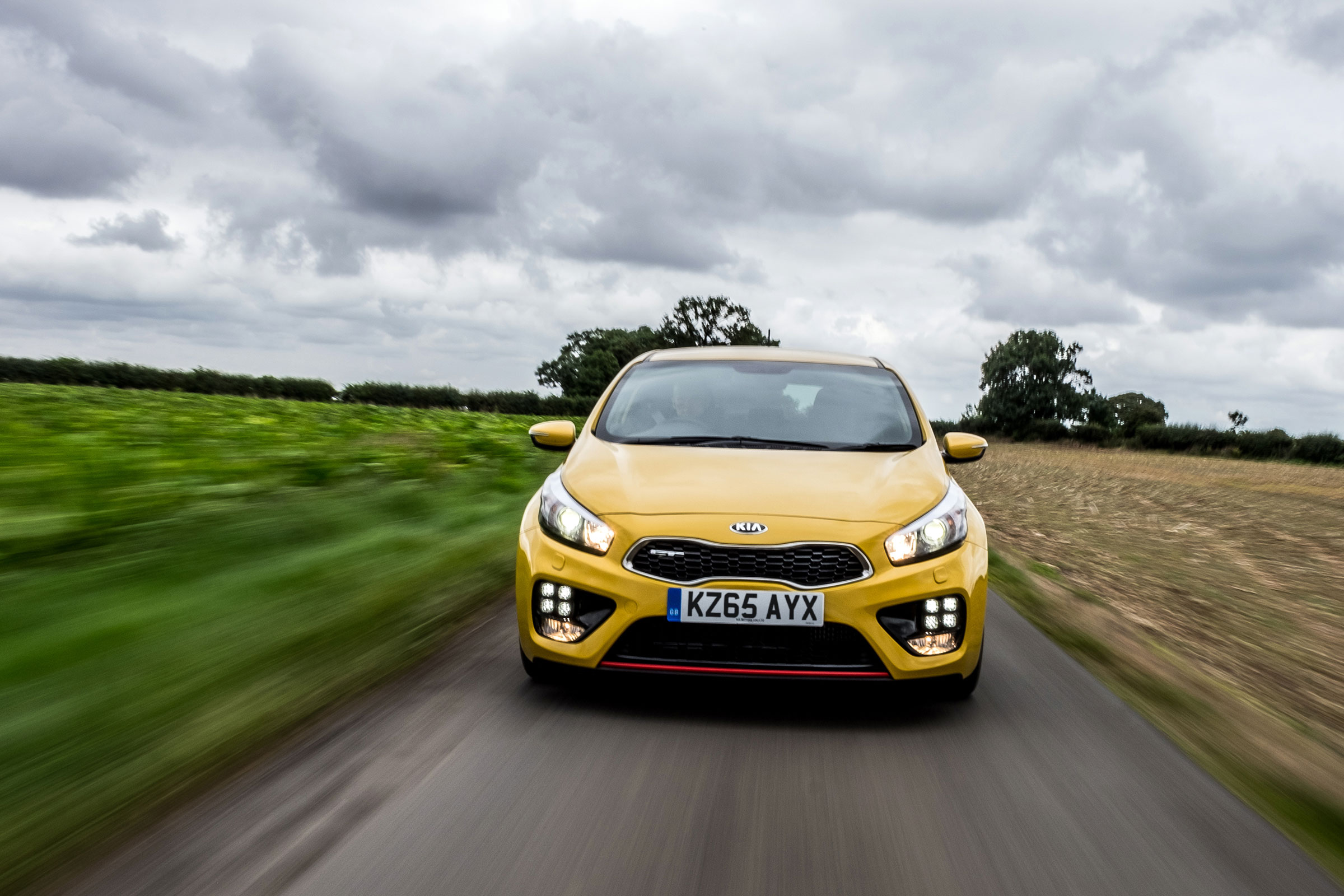 Kia Pro_cee'd GT 2015 - front tracking