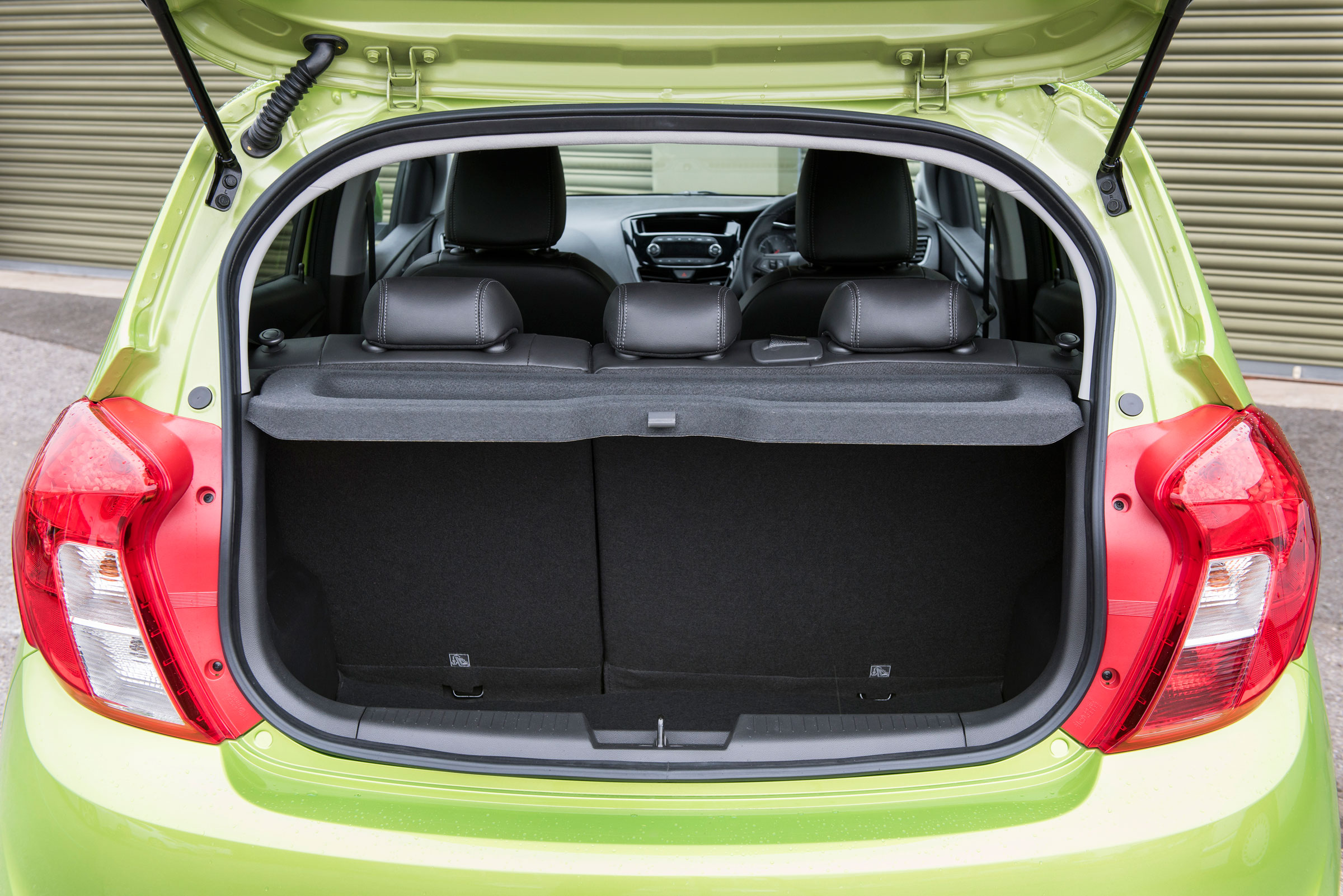 Vauxhall Viva 2015 - boot