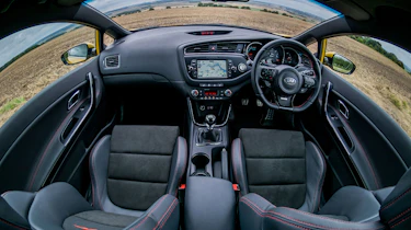 Kia Pro_cee'd GT 2015 - cabin