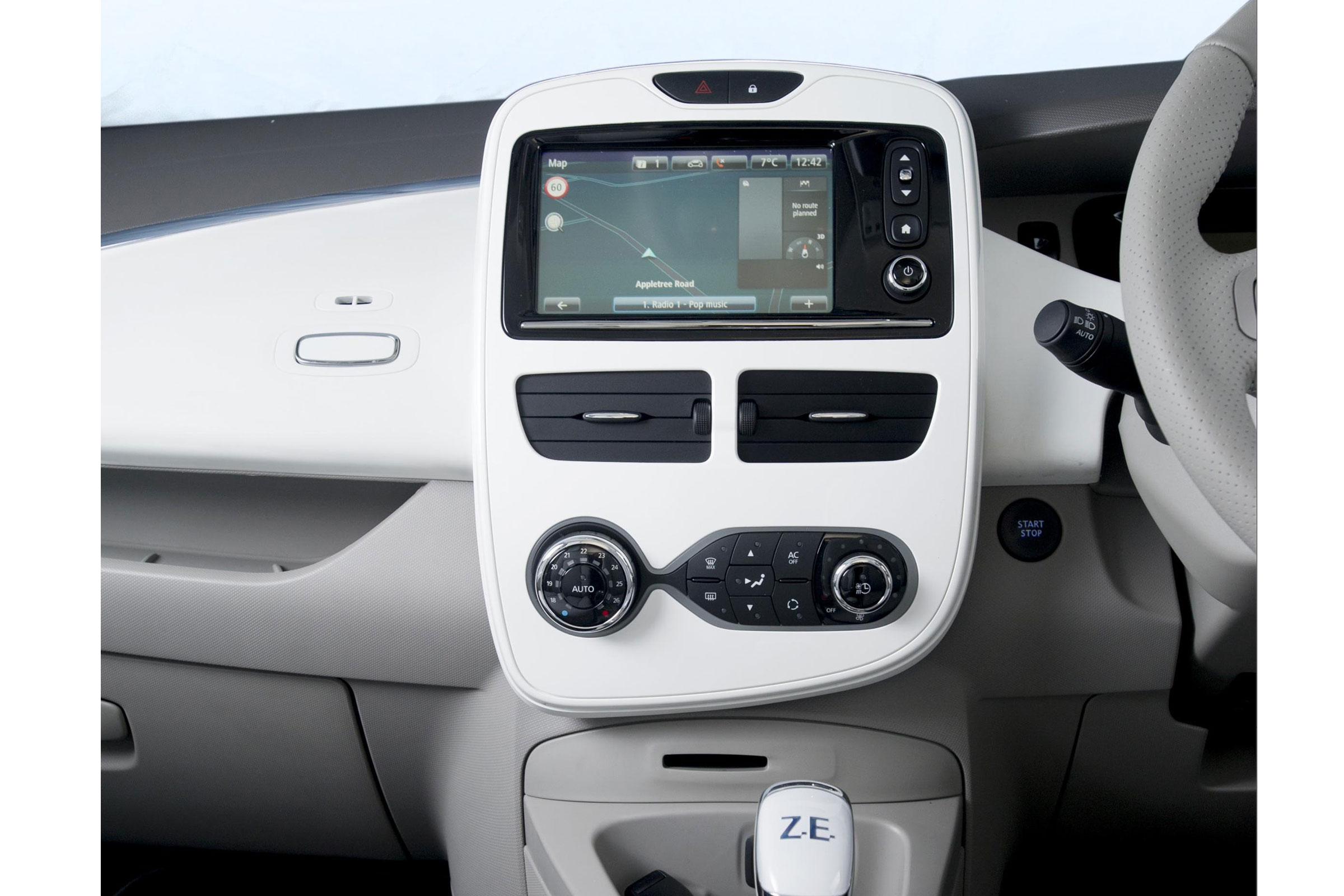 Renault Zoe 2015 dash