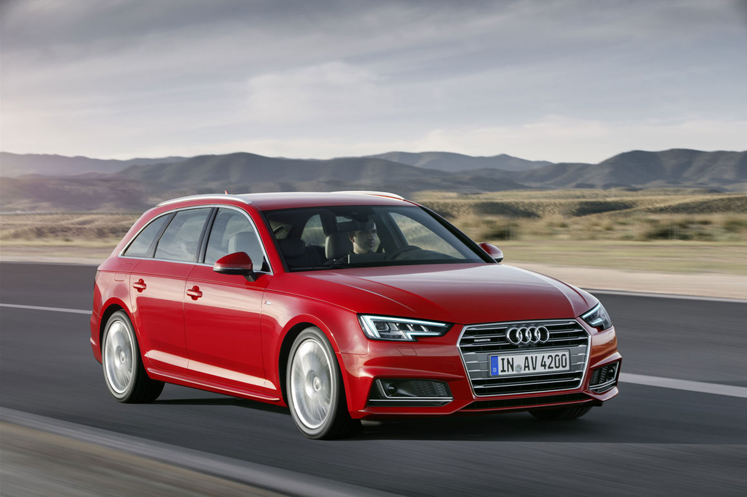 Audi A4 Avant - front driving
