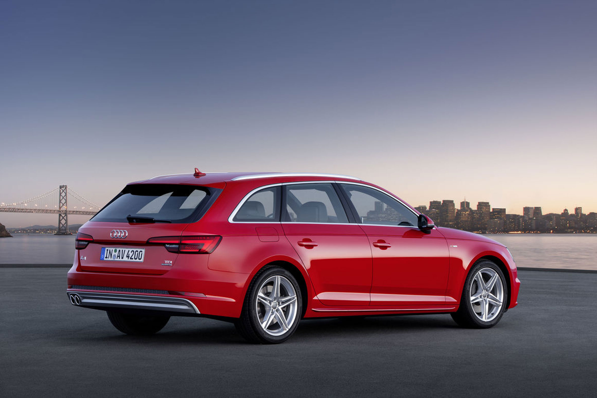 Audi A4 Avant - rear static