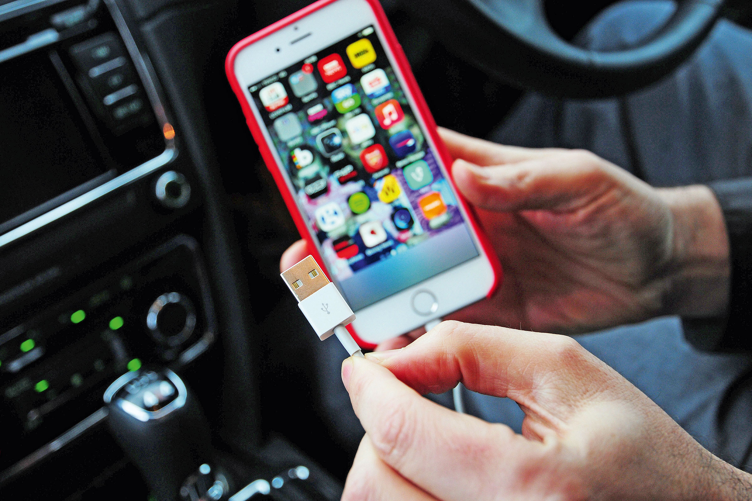 Skoda Superb long-termer - phone