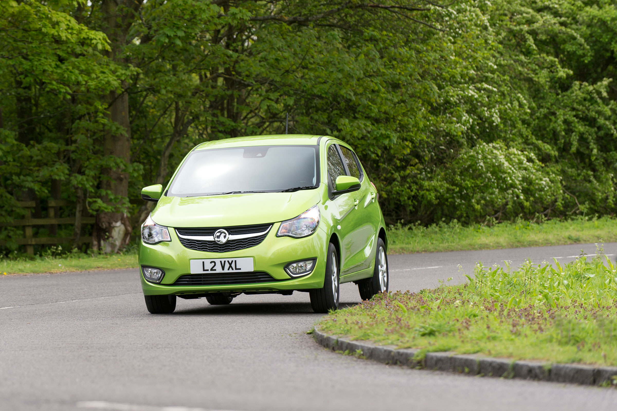 Vauxhall Viva 2015 - cornering