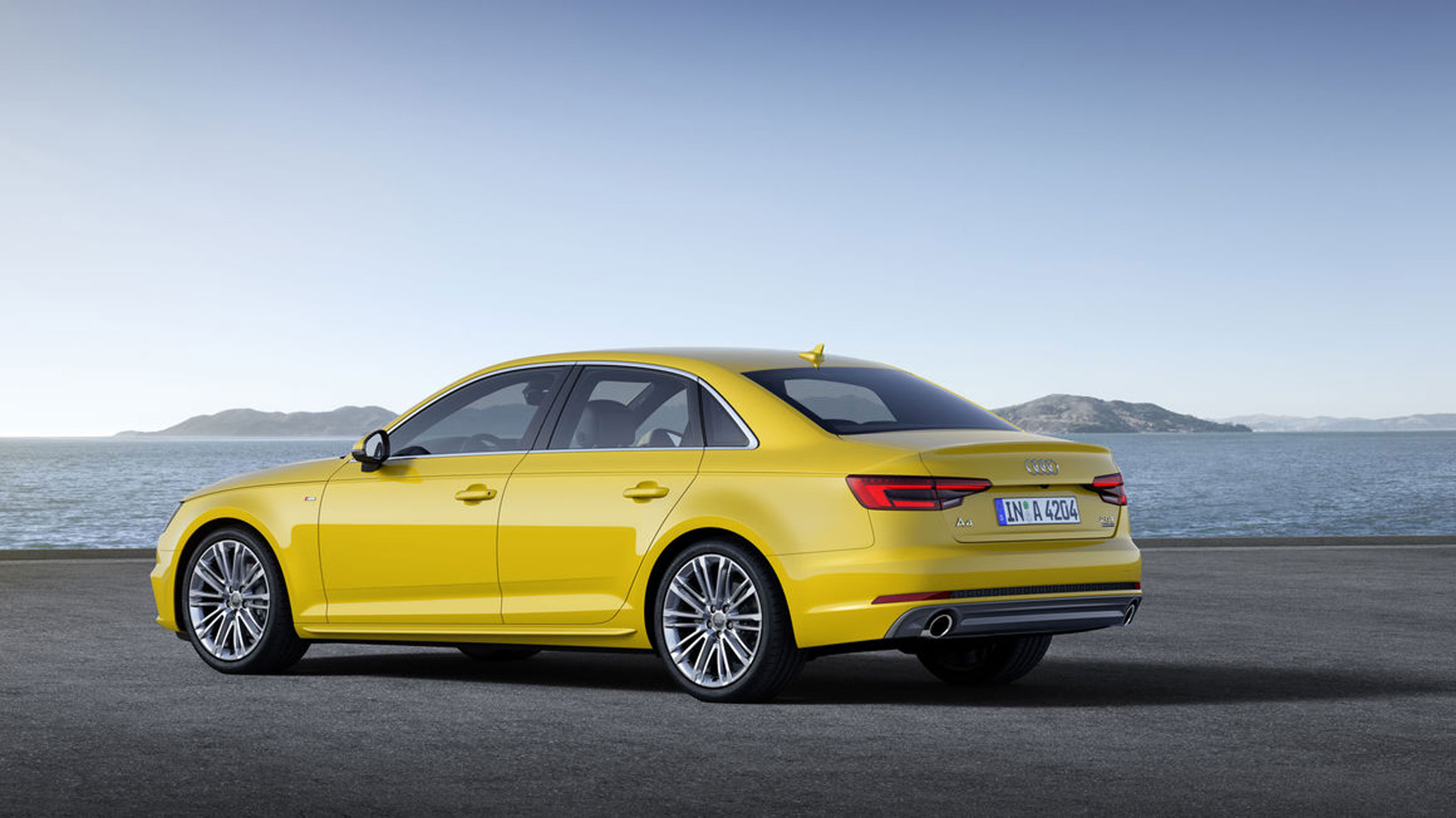 Audi A4 - side