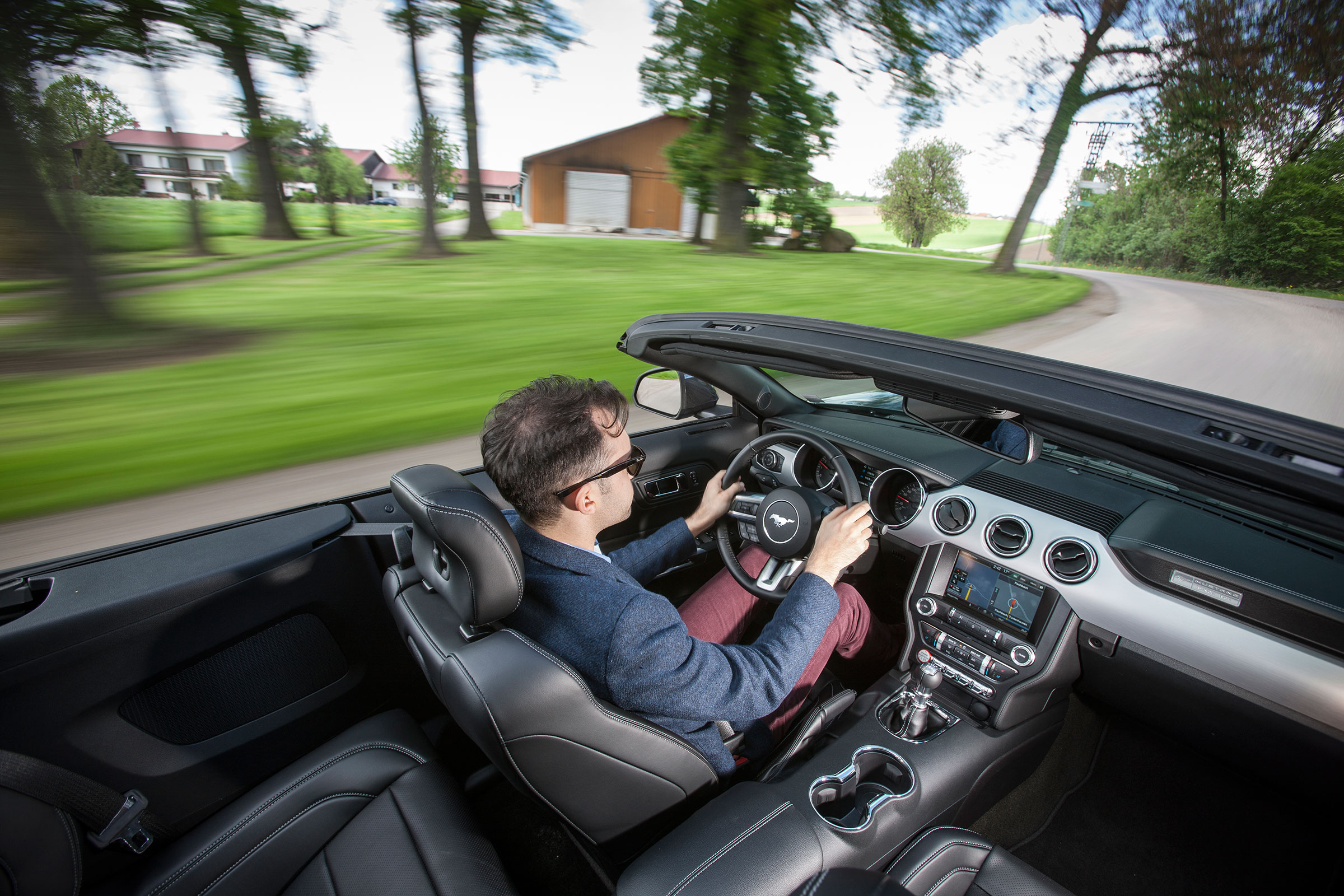 Ford Mustang Convertible - interior driving