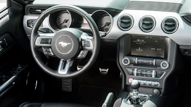 Ford Mustang Convertible - dashboard