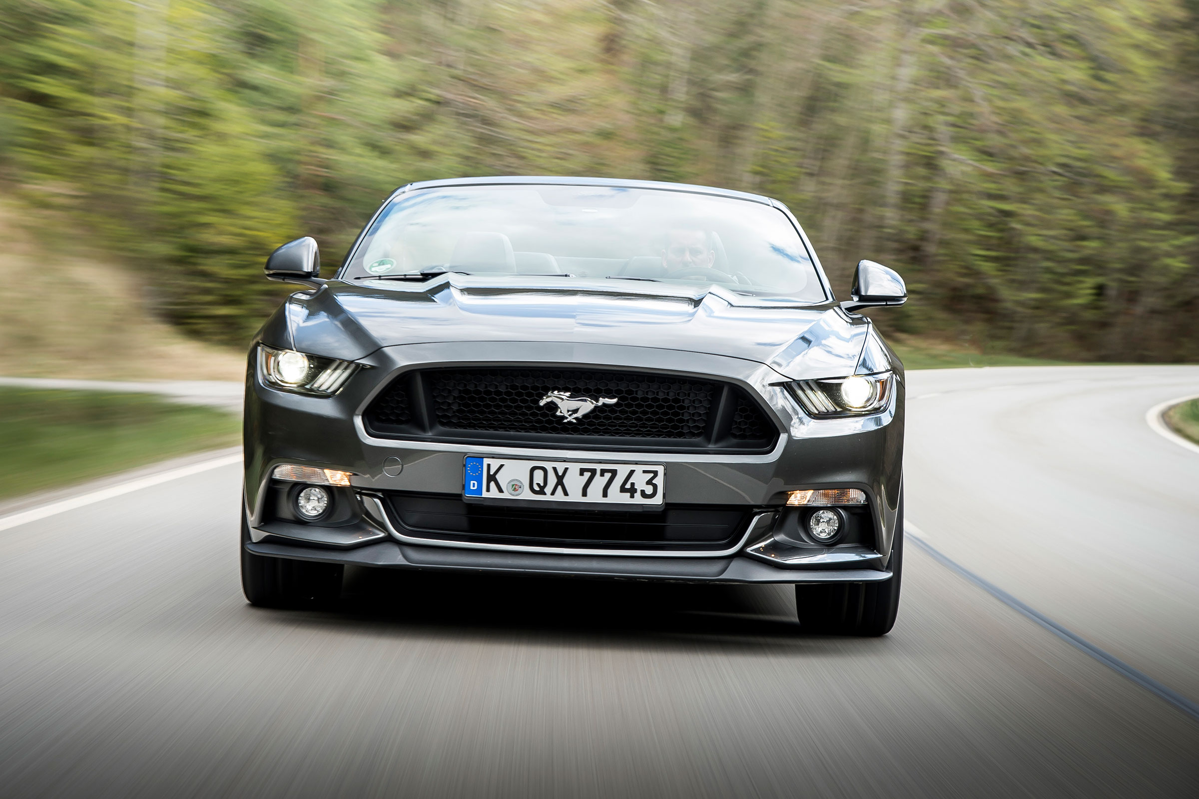 Ford Mustang Convertible - front