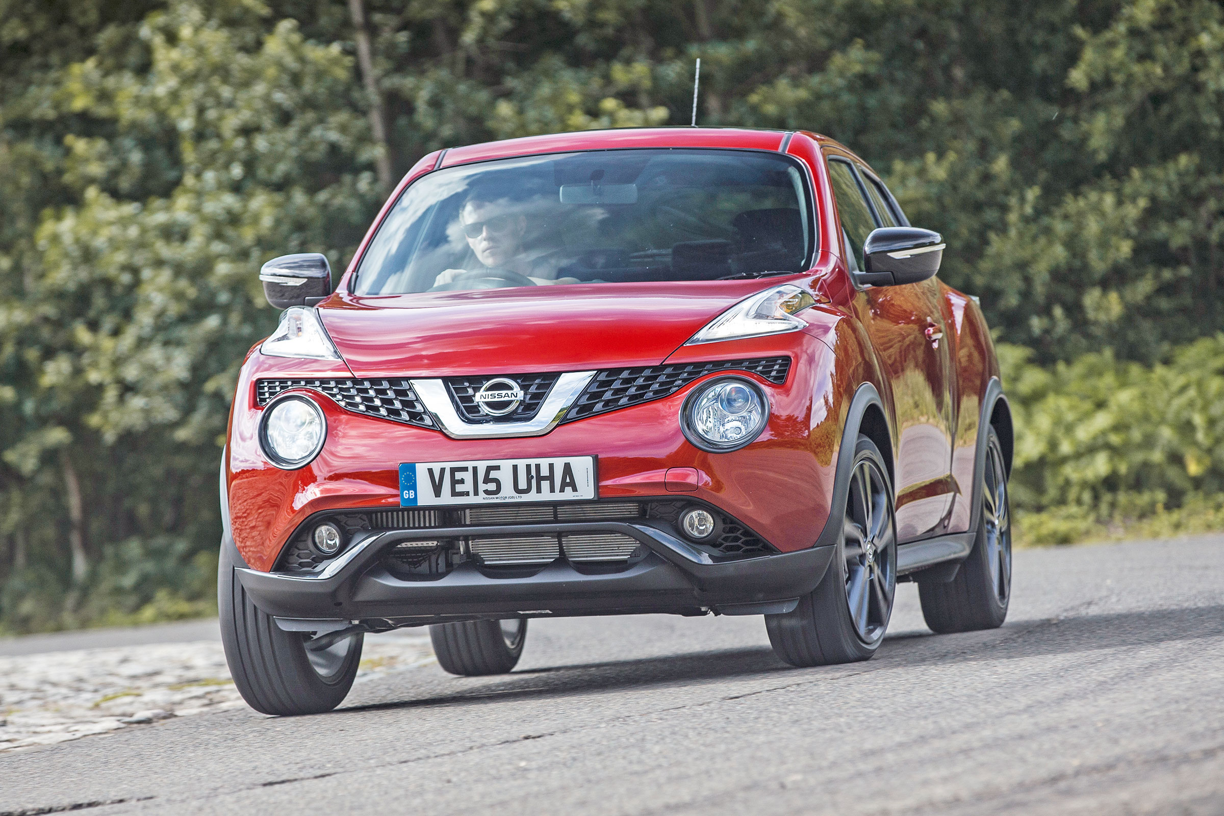 Nissan Juke - front cornering